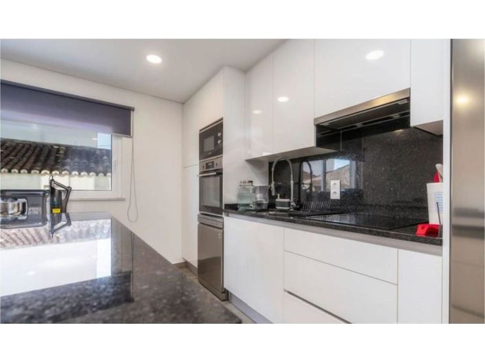 Image No.6-3 Bed House for sale