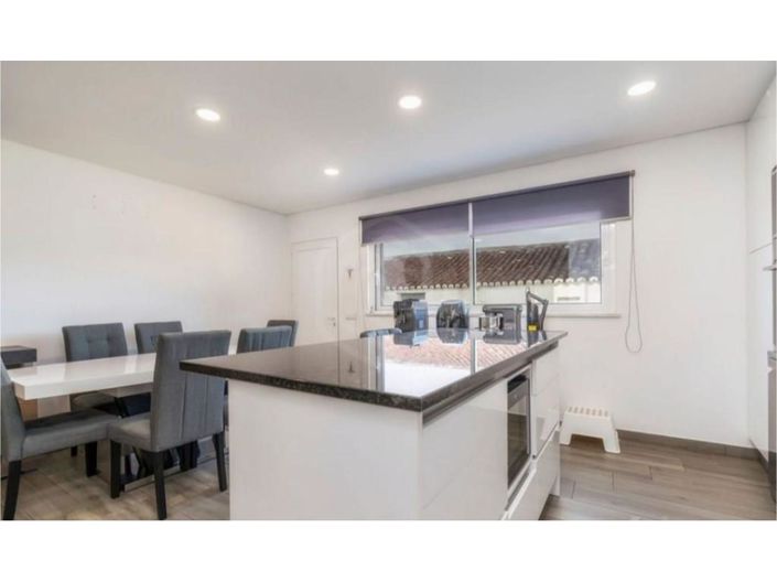 Image No.8-3 Bed House for sale