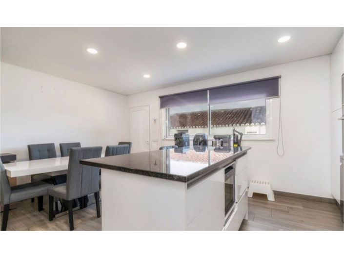 Image No.8-3 Bed House for sale