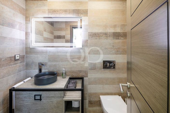 Image No.18-3 Bed House for sale