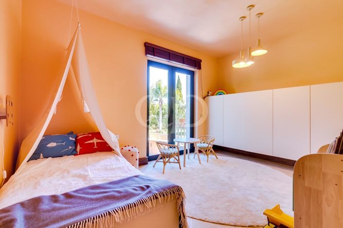 Image No.44-5 Bed House for sale