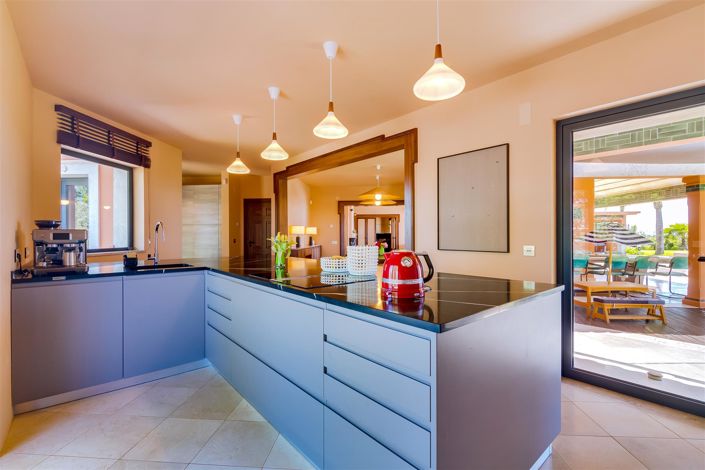 Image No.52-5 Bed House for sale