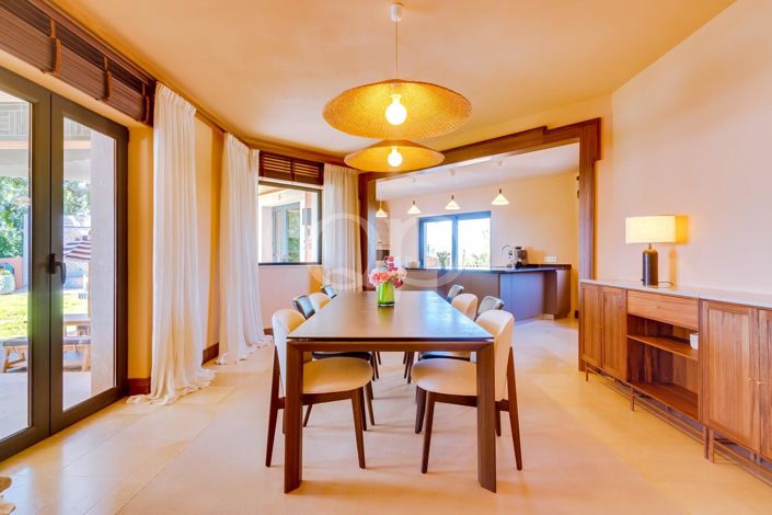 Image No.7-5 Bed House for sale