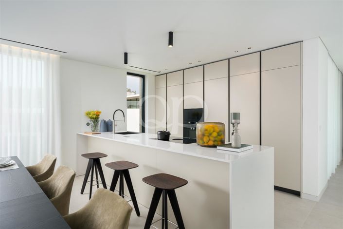 Image No.7-3 Bed House for sale