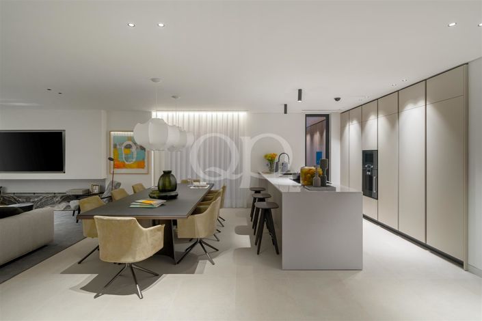 Image No.8-3 Bed House for sale