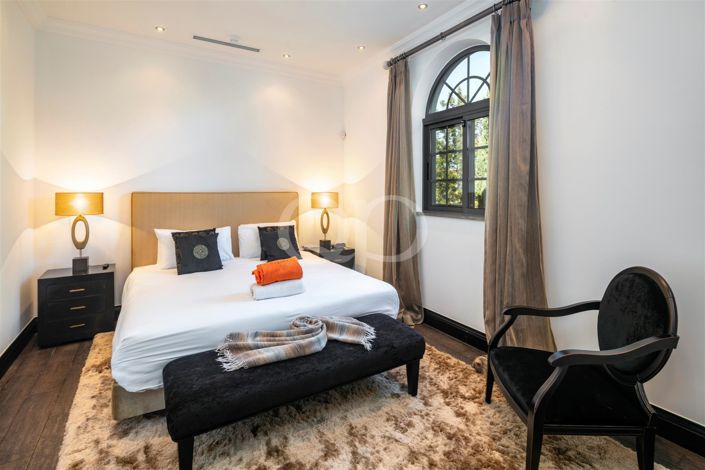 Image No.16-6 Bed House for sale