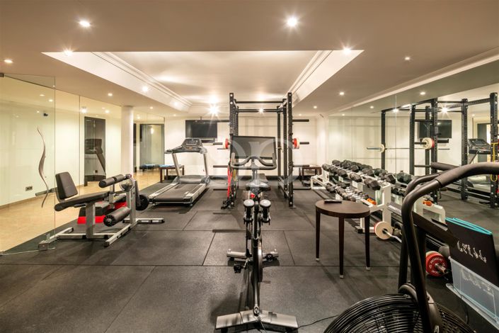 Image No.18-6 Bed House for sale