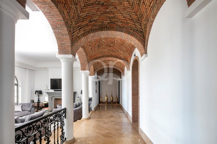 Image No.23-6 Bed House for sale