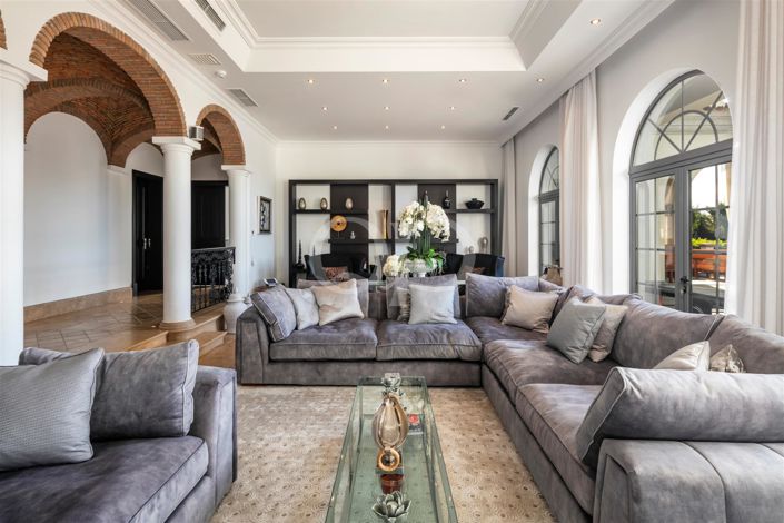 Image No.34-6 Bed House for sale