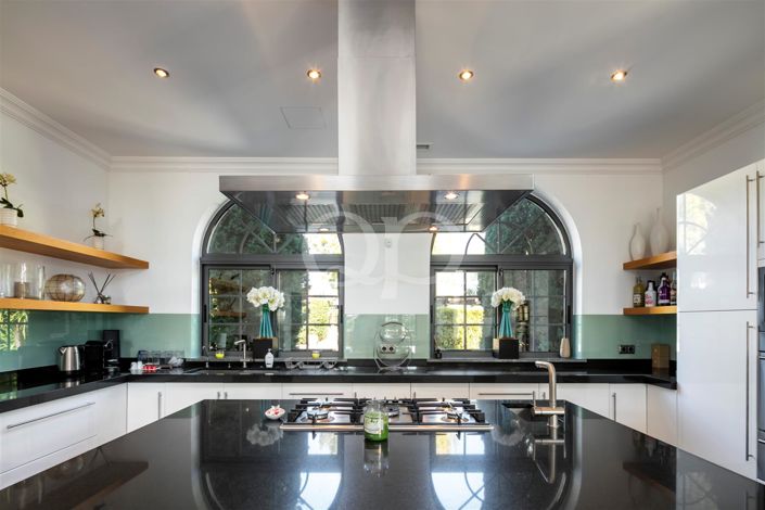 Image No.37-6 Bed House for sale