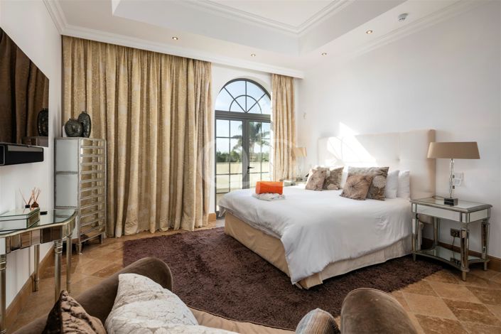 Image No.7-6 Bed House for sale