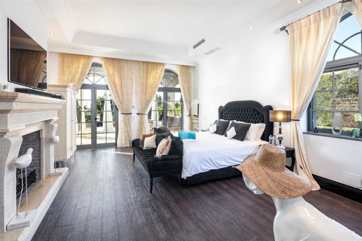 Image No.9-6 Bed House for sale