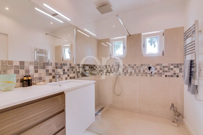 Image No.18-3 Bed House for sale