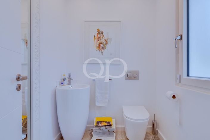 Image No.44-3 Bed House for sale