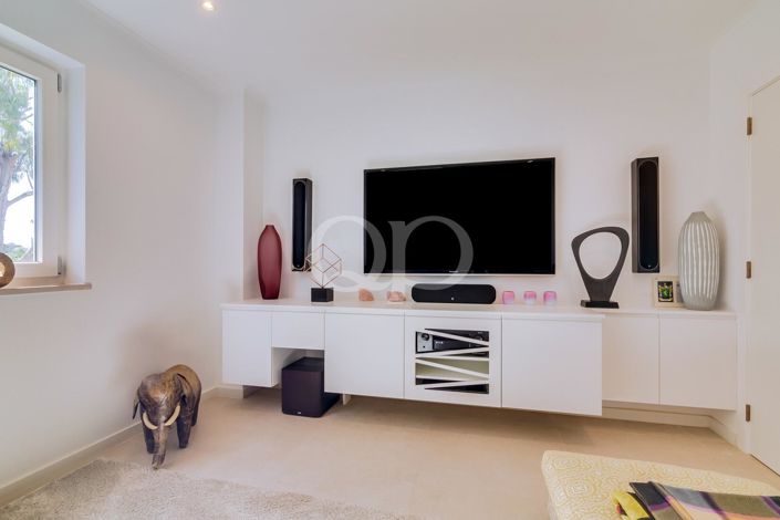 Image No.67-3 Bed House for sale