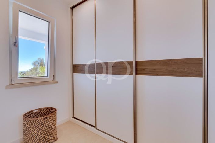 Image No.70-3 Bed House for sale