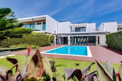 1 - Loule, House