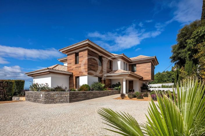 Image No.1-4 Bed House for sale