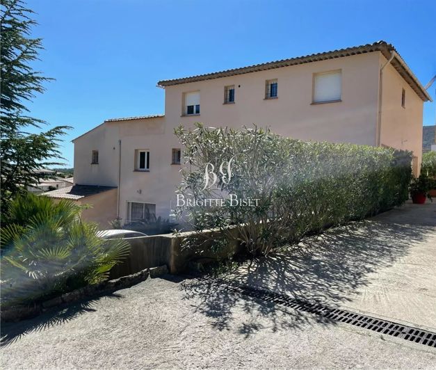 Image No.1-9 Bed House for sale