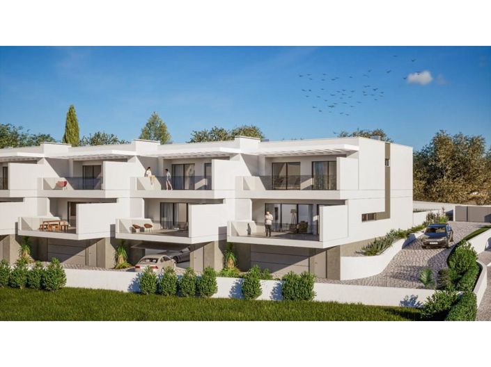 Image No.8-4 Bed House for sale