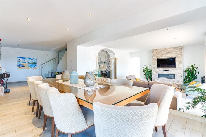 Image No.16-6 Bed House for sale