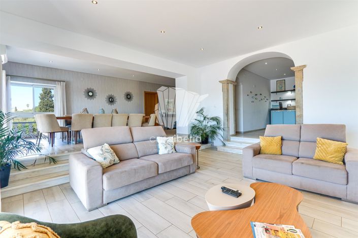 Image No.20-6 Bed House for sale