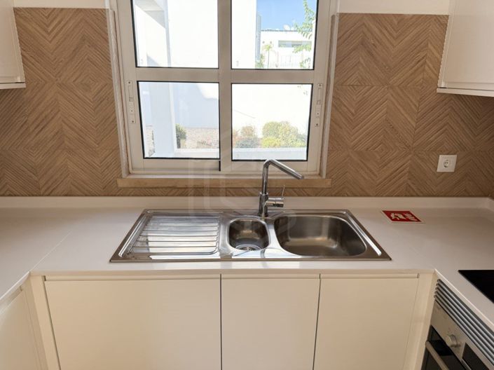 Image No.10-2 Bed House for sale
