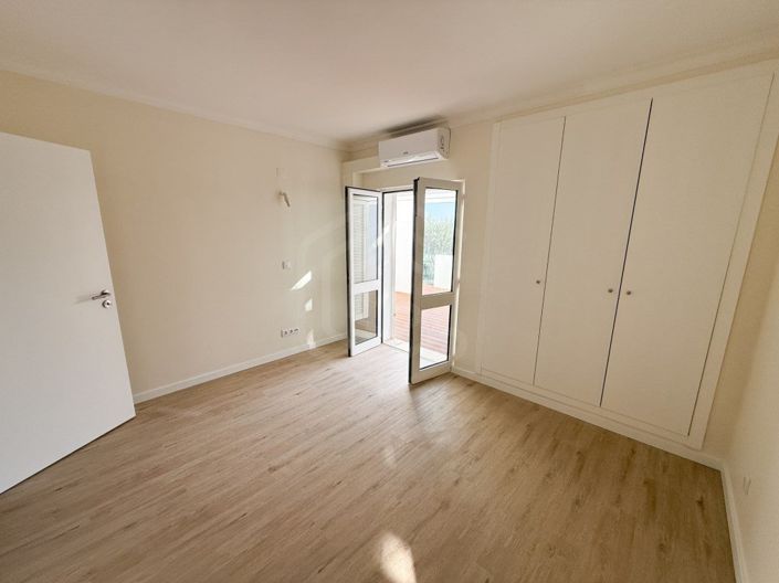 Image No.13-2 Bed House for sale