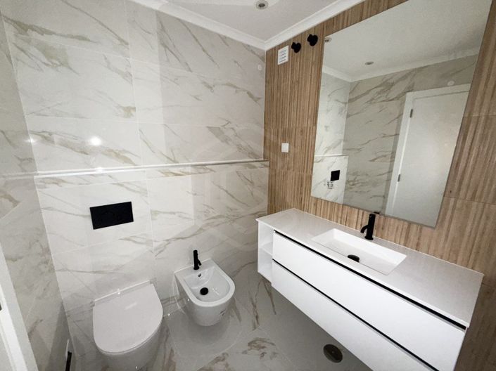 Image No.16-2 Bed House for sale