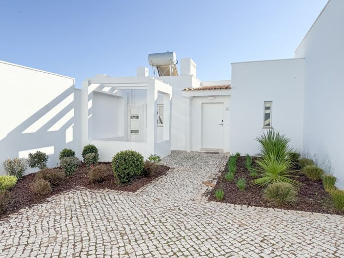 Image No.4-2 Bed House for sale