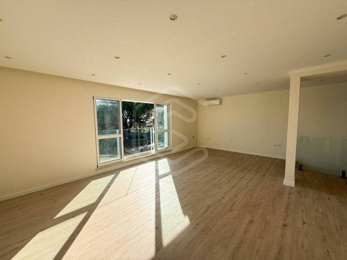 Image No.7-2 Bed House for sale