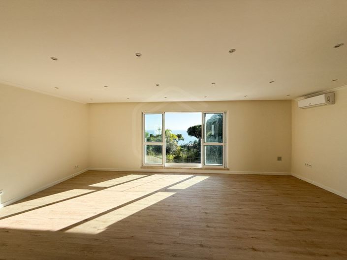 Image No.8-2 Bed House for sale