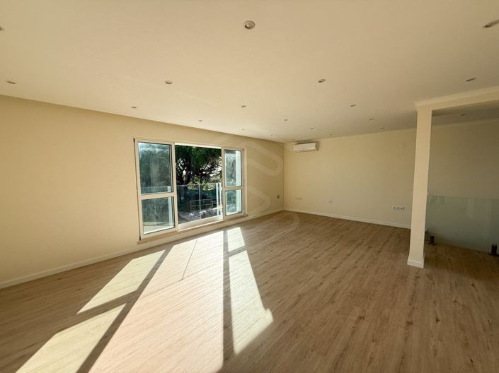 Image No.9-2 Bed House for sale