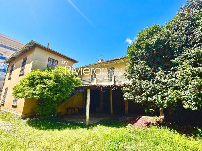 Image No.1-5 Bed House for sale