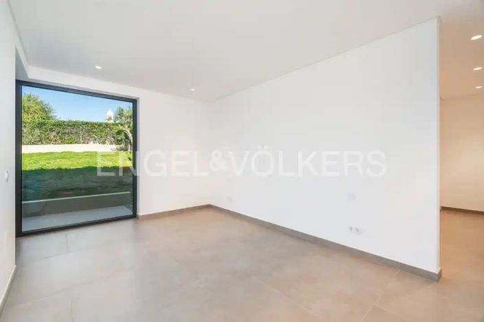 Image No.27-4 Bed House for sale