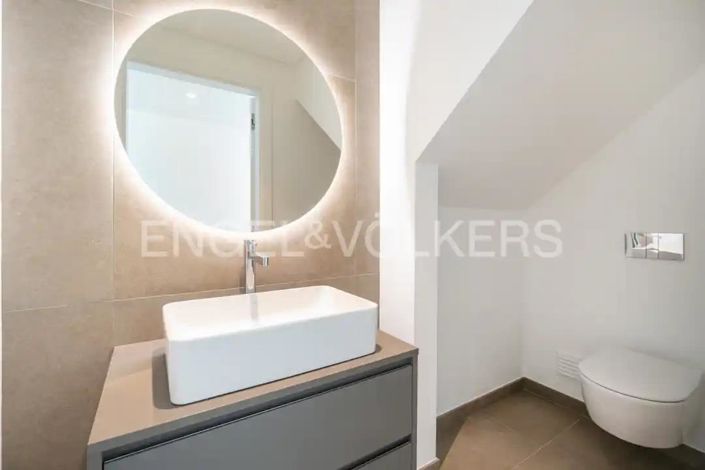 Image No.30-4 Bed House for sale