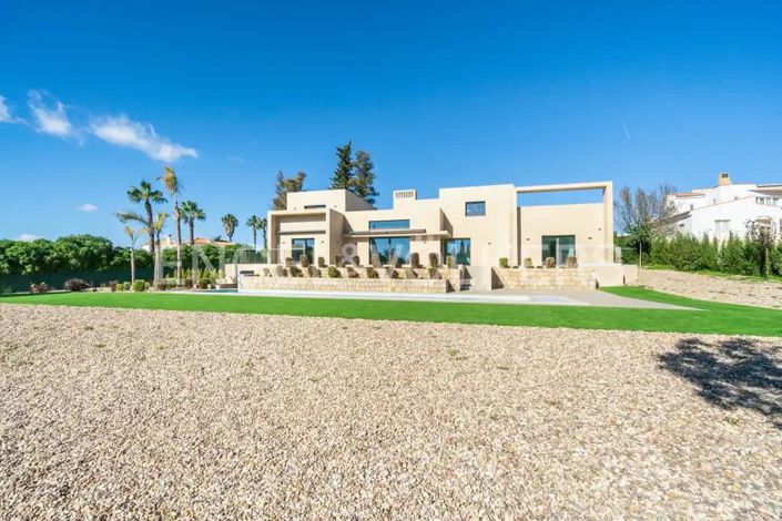 Image No.4-4 Bed House for sale