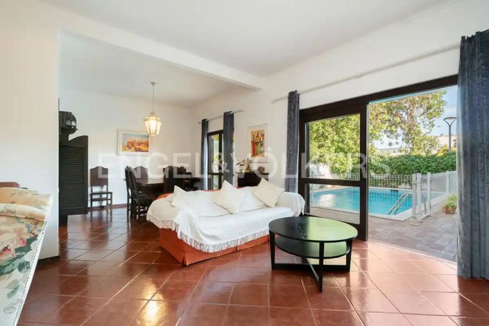 Image No.12-3 Bed House for sale