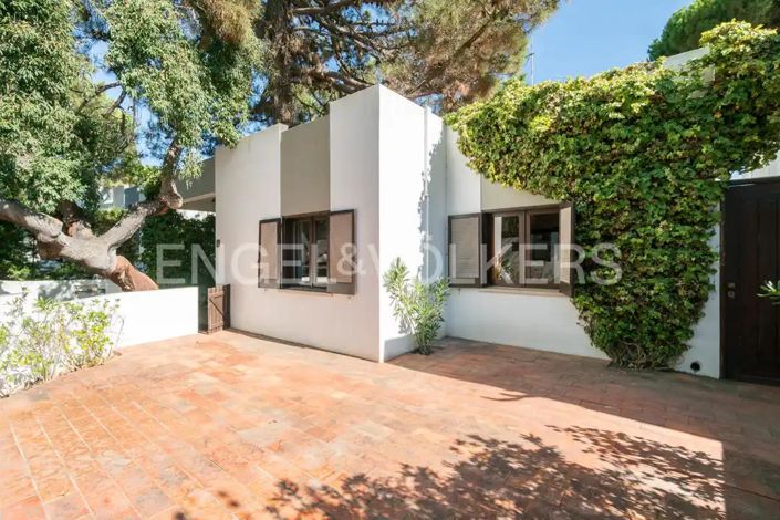 Image No.6-3 Bed House for sale