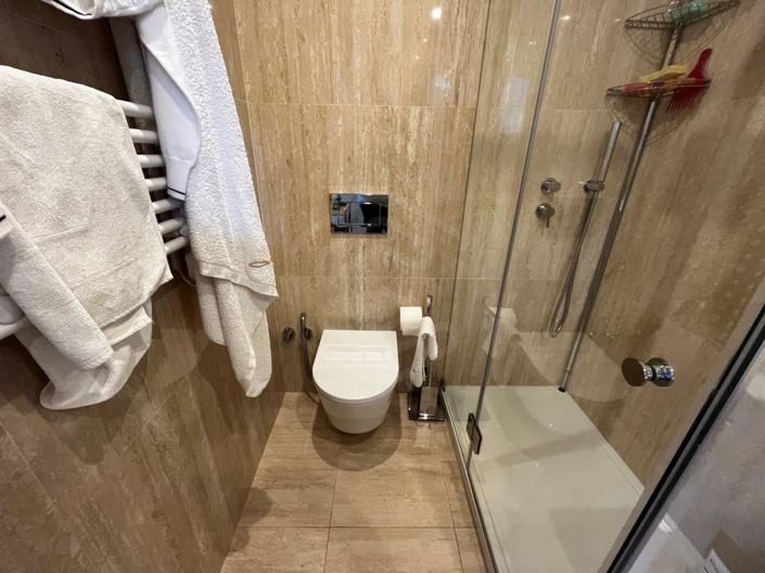 Image No.31-4 Bed House for sale