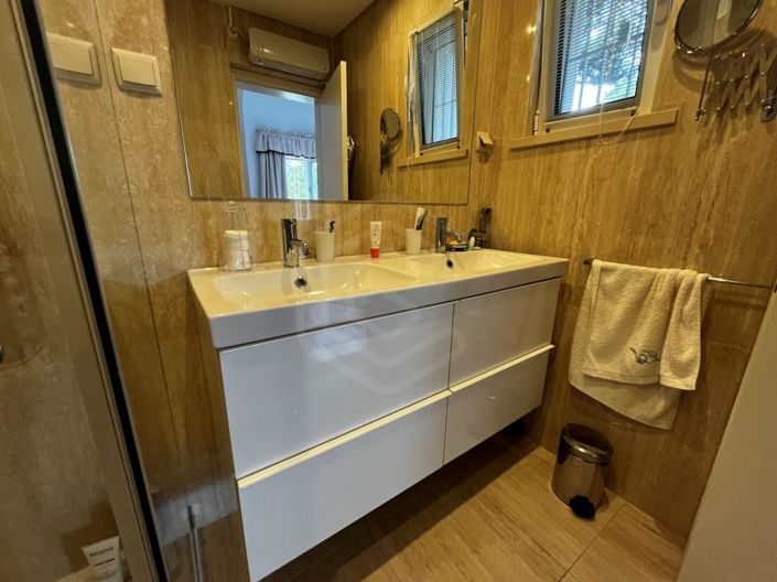 Image No.32-4 Bed House for sale