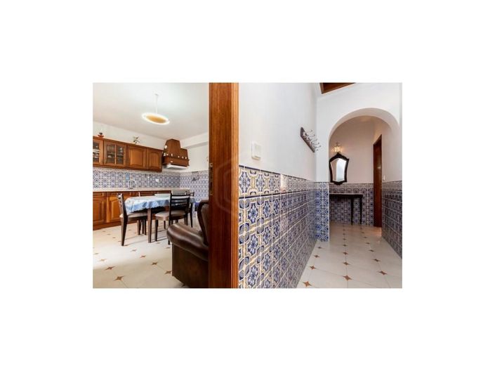 Image No.10-10 Bed House for sale