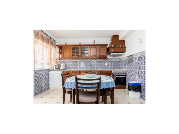 Image No.11-10 Bed House for sale