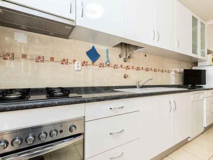 Image No.18-10 Bed House for sale