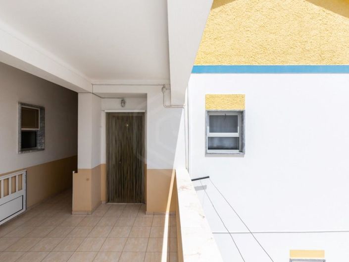 Image No.21-10 Bed House for sale