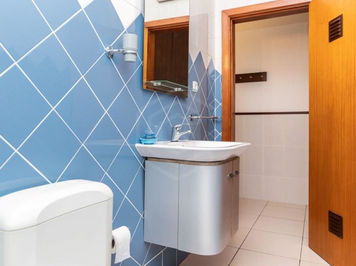 Image No.24-10 Bed House for sale