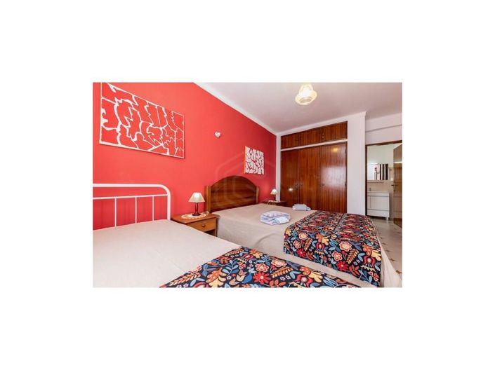 Image No.28-10 Bed House for sale