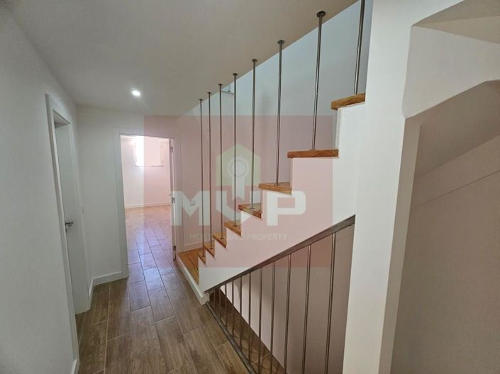 Image No.1-3 Bed House for sale