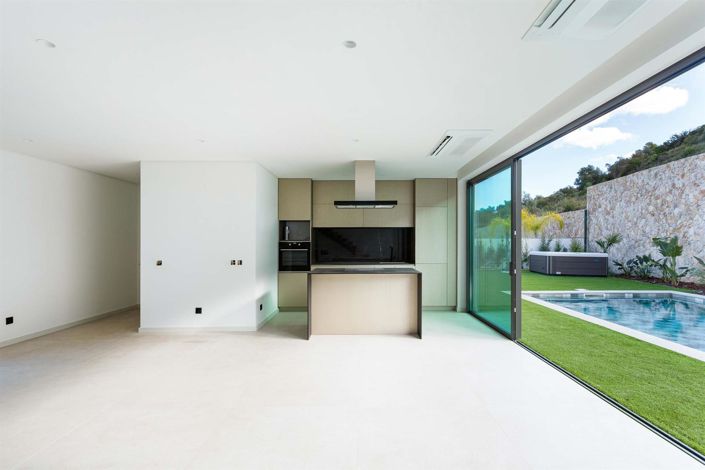 Image No.4-4 Bed House for sale