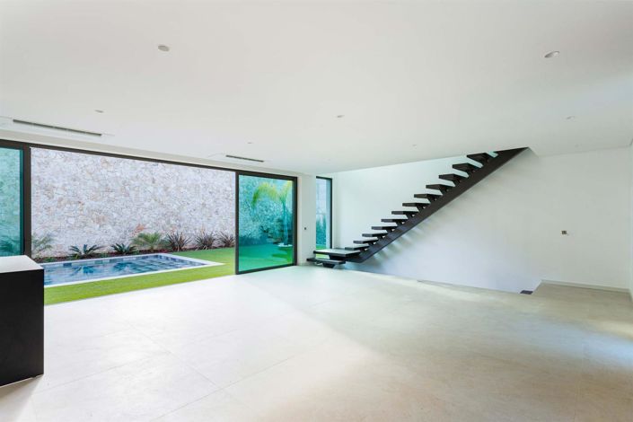 Image No.6-4 Bed House for sale